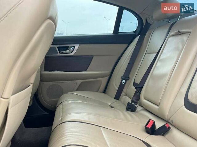 Белый Ягуар ХФ, объемом двигателя 3 л и пробегом 140 тыс. км за 14490 $, фото 23 на Automoto.ua