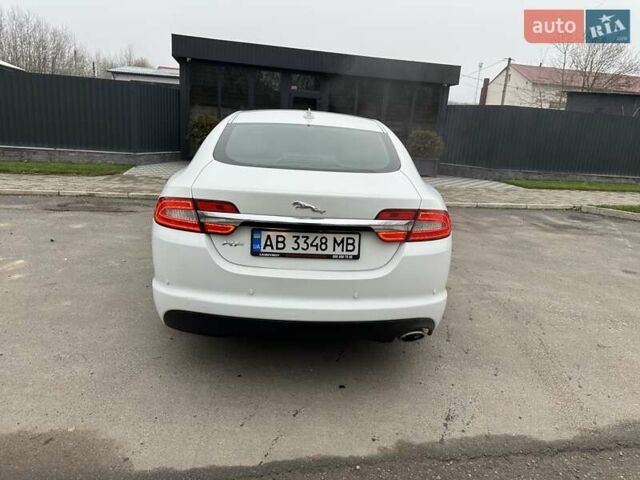 Белый Ягуар ХФ, объемом двигателя 2.18 л и пробегом 191 тыс. км за 11999 $, фото 7 на Automoto.ua