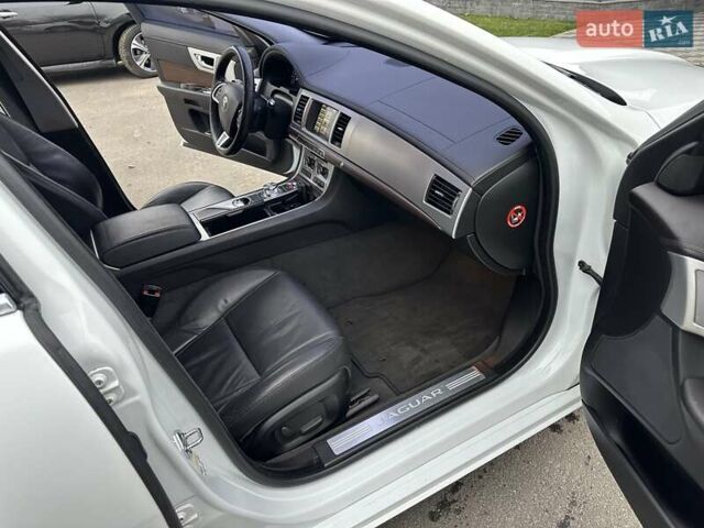 Белый Ягуар ХФ, объемом двигателя 2.18 л и пробегом 191 тыс. км за 11999 $, фото 22 на Automoto.ua