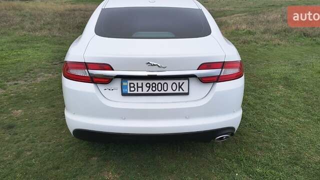 Белый Ягуар ХФ, объемом двигателя 2.18 л и пробегом 205 тыс. км за 14100 $, фото 12 на Automoto.ua