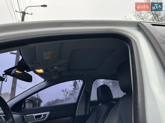 Белый Ягуар ХФ, объемом двигателя 2.18 л и пробегом 191 тыс. км за 11999 $, фото 17 на Automoto.ua