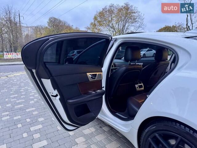 Белый Ягуар ХФ, объемом двигателя 2.18 л и пробегом 380 тыс. км за 10900 $, фото 59 на Automoto.ua