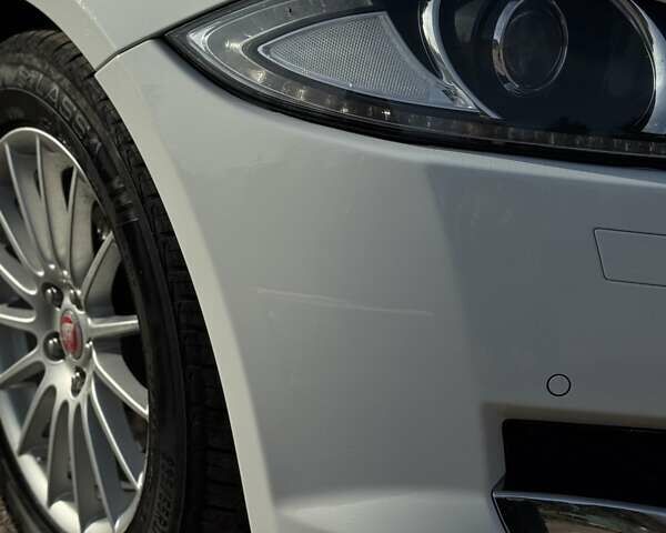 Белый Ягуар ХФ, объемом двигателя 2.18 л и пробегом 142 тыс. км за 16500 $, фото 13 на Automoto.ua