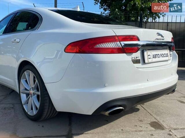 Білий Ягуар ХФ, об'ємом двигуна 3 л та пробігом 150 тис. км за 14690 $, фото 7 на Automoto.ua