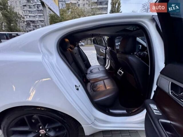 Белый Ягуар ХФ, объемом двигателя 2.18 л и пробегом 380 тыс. км за 10900 $, фото 71 на Automoto.ua