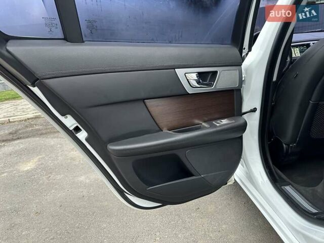 Белый Ягуар ХФ, объемом двигателя 2.18 л и пробегом 191 тыс. км за 11999 $, фото 19 на Automoto.ua