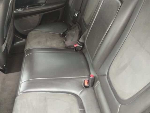 Белый Ягуар ХФ, объемом двигателя 2.2 л и пробегом 300 тыс. км за 7216 $, фото 4 на Automoto.ua