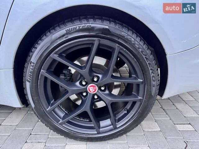 Белый Ягуар ХФ, объемом двигателя 2.18 л и пробегом 380 тыс. км за 10900 $, фото 30 на Automoto.ua