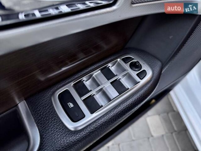 Белый Ягуар ХФ, объемом двигателя 2.18 л и пробегом 380 тыс. км за 10900 $, фото 34 на Automoto.ua