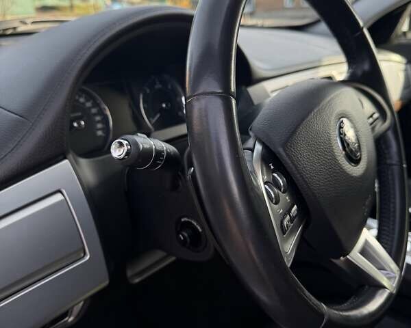 Белый Ягуар ХФ, объемом двигателя 2.18 л и пробегом 142 тыс. км за 16500 $, фото 24 на Automoto.ua