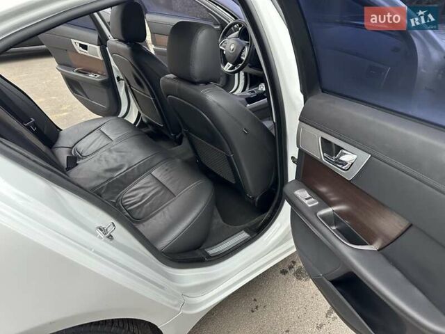 Белый Ягуар ХФ, объемом двигателя 2.18 л и пробегом 191 тыс. км за 11999 $, фото 23 на Automoto.ua