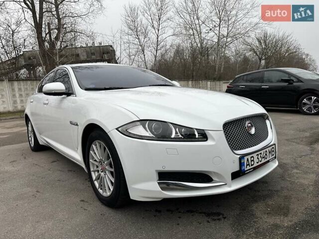 Белый Ягуар ХФ, объемом двигателя 2.18 л и пробегом 191 тыс. км за 11999 $, фото 4 на Automoto.ua