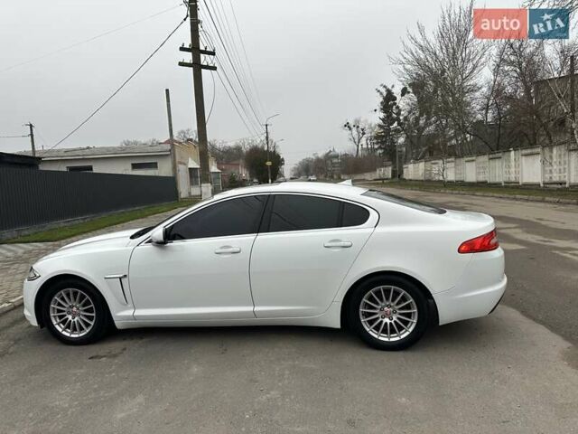 Белый Ягуар ХФ, объемом двигателя 2.18 л и пробегом 191 тыс. км за 11999 $, фото 10 на Automoto.ua