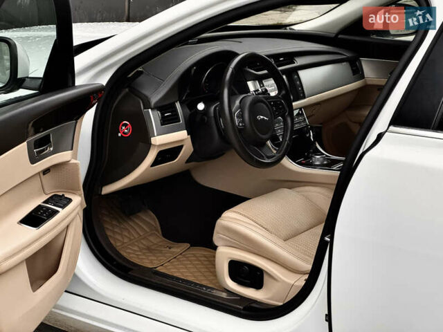 Білий Ягуар ХФ, об'ємом двигуна 3 л та пробігом 164 тис. км за 17500 $, фото 22 на Automoto.ua