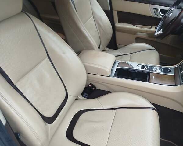 Білий Ягуар ХФ, об'ємом двигуна 3 л та пробігом 183 тис. км за 14000 $, фото 7 на Automoto.ua