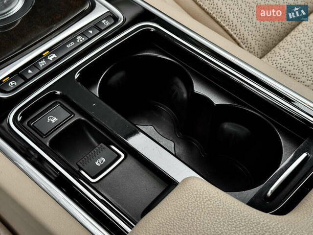 Білий Ягуар ХФ, об'ємом двигуна 3 л та пробігом 164 тис. км за 17500 $, фото 46 на Automoto.ua