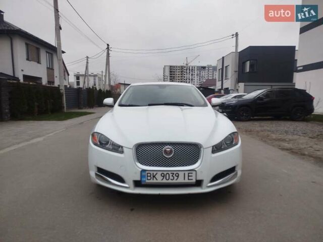 Білий Ягуар ХФ, об'ємом двигуна 3 л та пробігом 183 тис. км за 14000 $, фото 1 на Automoto.ua