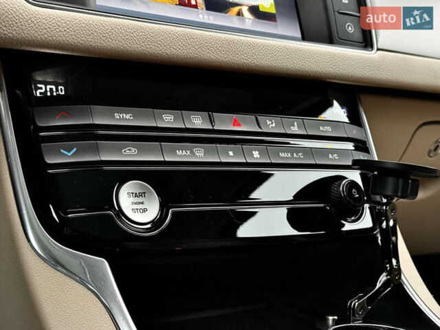 Білий Ягуар ХФ, об'ємом двигуна 3 л та пробігом 164 тис. км за 17500 $, фото 43 на Automoto.ua