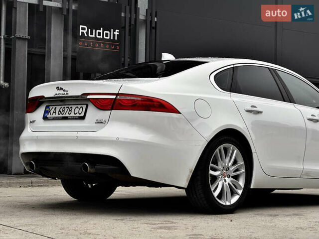 Білий Ягуар ХФ, об'ємом двигуна 3 л та пробігом 164 тис. км за 17500 $, фото 4 на Automoto.ua