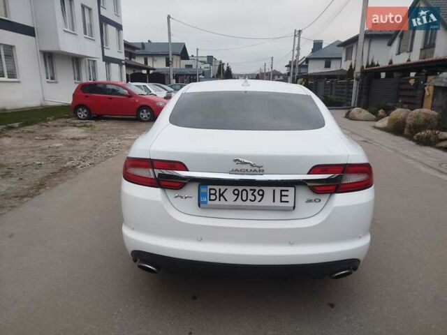 Білий Ягуар ХФ, об'ємом двигуна 3 л та пробігом 183 тис. км за 14000 $, фото 4 на Automoto.ua