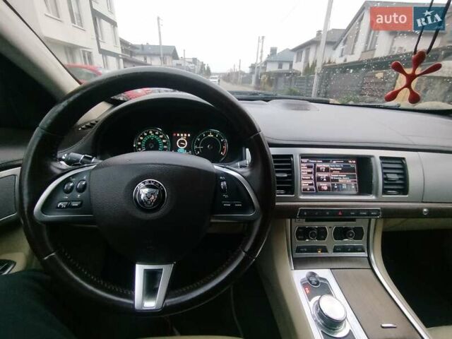 Білий Ягуар ХФ, об'ємом двигуна 3 л та пробігом 183 тис. км за 14000 $, фото 11 на Automoto.ua