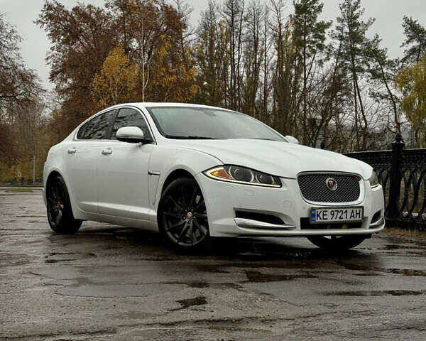 Ягуар ХФ 2015 в Харькове на Automoto.ua Белый Ягуар ХФ, объемом двигателя 2 л и пробегом 197 тыс. км за 14999 $, фото 1 на Automoto.ua
