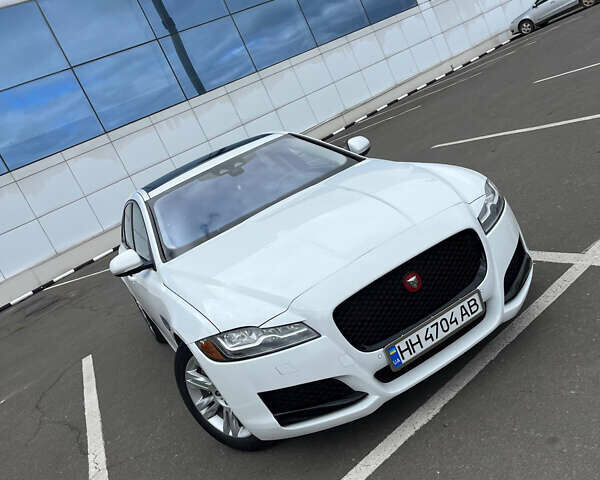Белый Ягуар ХФ, объемом двигателя 3 л и пробегом 142 тыс. км за 16500 $, фото 6 на Automoto.ua
