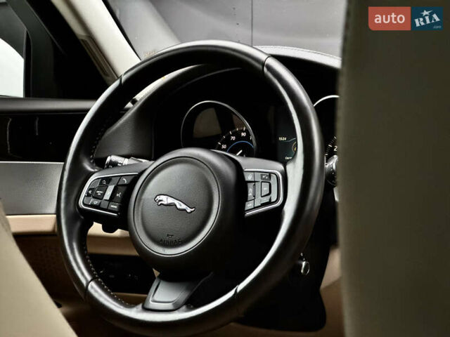 Білий Ягуар ХФ, об'ємом двигуна 3 л та пробігом 164 тис. км за 17500 $, фото 36 на Automoto.ua