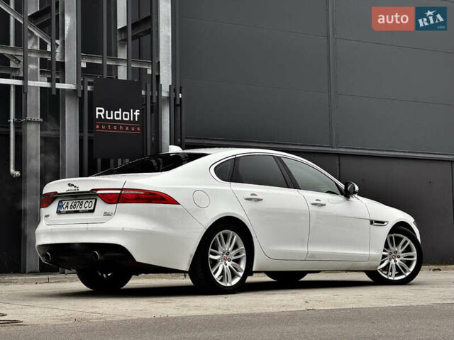 Білий Ягуар ХФ, об'ємом двигуна 3 л та пробігом 164 тис. км за 17500 $, фото 3 на Automoto.ua