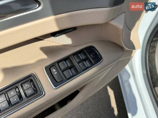 Білий Ягуар ХФ, об'ємом двигуна 2 л та пробігом 218 тис. км за 13990 $, фото 12 на Automoto.ua