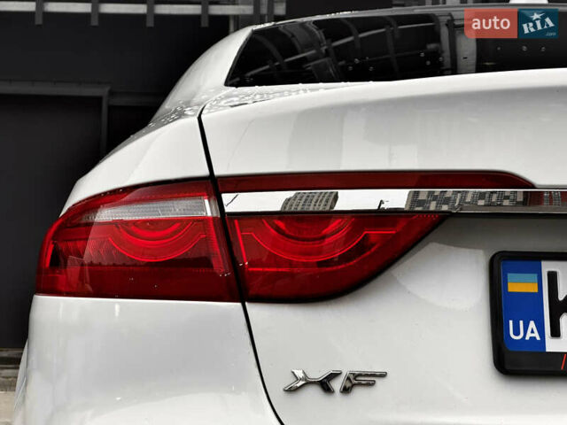 Білий Ягуар ХФ, об'ємом двигуна 3 л та пробігом 164 тис. км за 17500 $, фото 13 на Automoto.ua