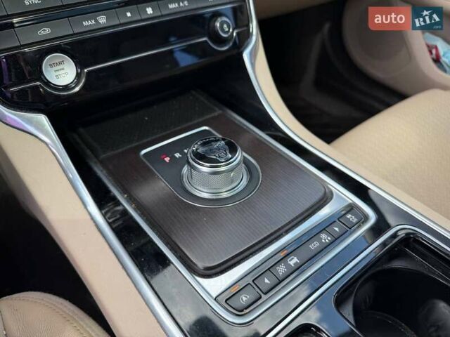 Білий Ягуар ХФ, об'ємом двигуна 2 л та пробігом 218 тис. км за 13990 $, фото 23 на Automoto.ua