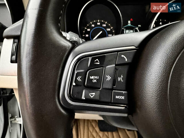 Білий Ягуар ХФ, об'ємом двигуна 3 л та пробігом 164 тис. км за 17500 $, фото 35 на Automoto.ua