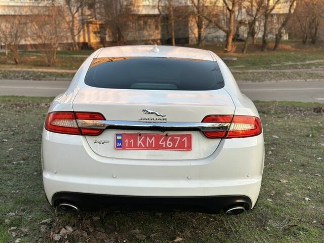 Белый Ягуар ХФ, объемом двигателя 0 л и пробегом 157 тыс. км за 9500 $, фото 4 на Automoto.ua