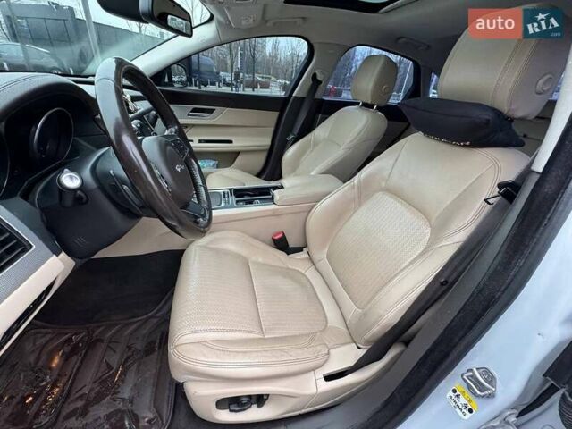 Белый Ягуар ХФ, объемом двигателя 2 л и пробегом 222 тыс. км за 13490 $, фото 7 на Automoto.ua