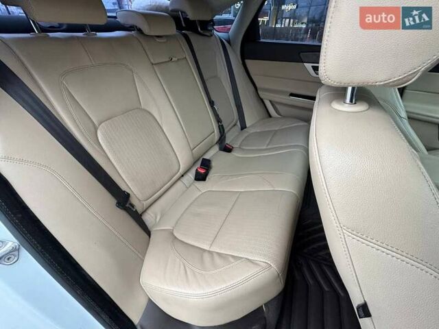 Белый Ягуар ХФ, объемом двигателя 2 л и пробегом 222 тыс. км за 13490 $, фото 9 на Automoto.ua