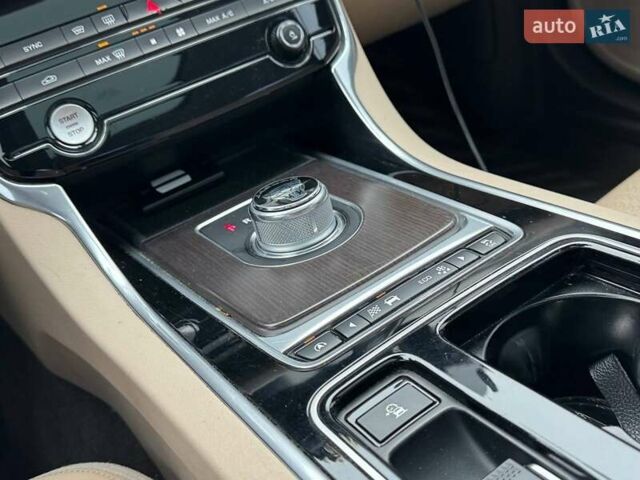 Белый Ягуар ХФ, объемом двигателя 2 л и пробегом 222 тыс. км за 13490 $, фото 14 на Automoto.ua