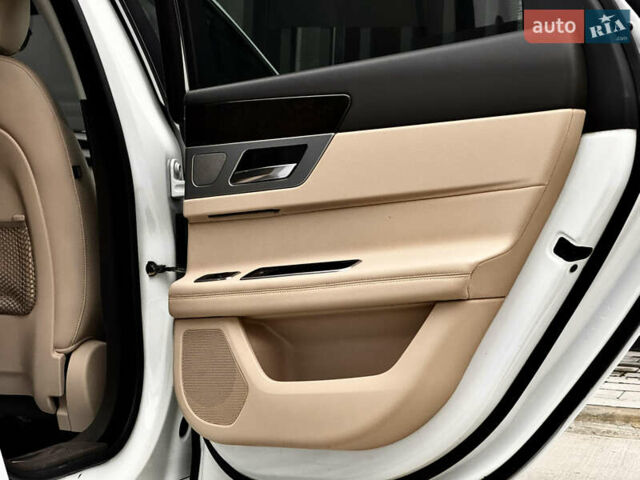 Білий Ягуар ХФ, об'ємом двигуна 3 л та пробігом 164 тис. км за 17500 $, фото 27 на Automoto.ua