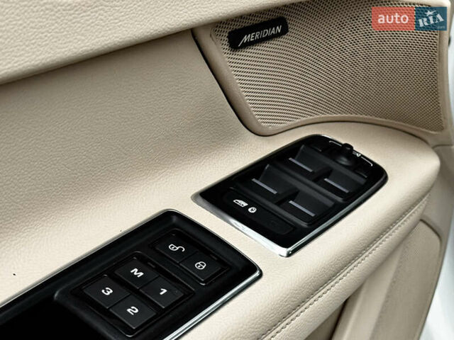 Білий Ягуар ХФ, об'ємом двигуна 3 л та пробігом 164 тис. км за 17500 $, фото 2 на Automoto.ua