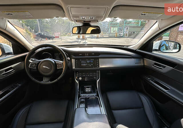 Белый Ягуар ХФ, объемом двигателя 3 л и пробегом 99 тыс. км за 16500 $, фото 12 на Automoto.ua