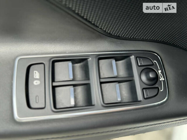 Белый Ягуар ХФ, объемом двигателя 2.99 л и пробегом 150 тыс. км за 32999 $, фото 58 на Automoto.ua