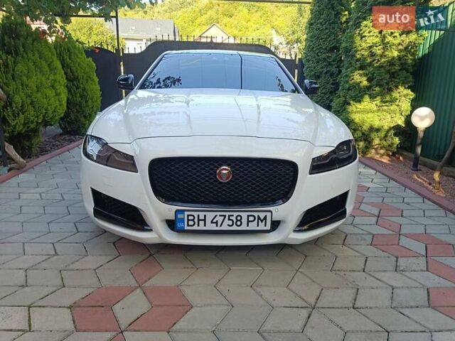 Белый Ягуар ХФ, объемом двигателя 2 л и пробегом 94 тыс. км за 17700 $, фото 6 на Automoto.ua