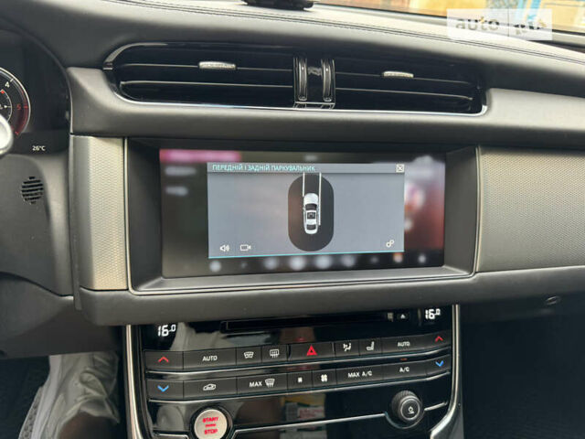 Белый Ягуар ХФ, объемом двигателя 2.99 л и пробегом 150 тыс. км за 32999 $, фото 54 на Automoto.ua