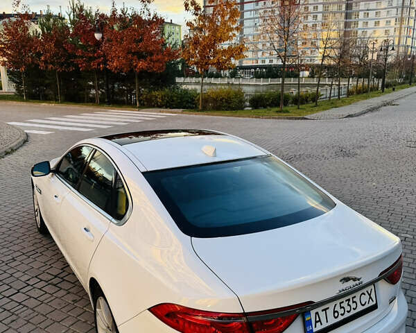 Белый Ягуар ХФ, объемом двигателя 3 л и пробегом 72 тыс. км за 13300 $, фото 6 на Automoto.ua