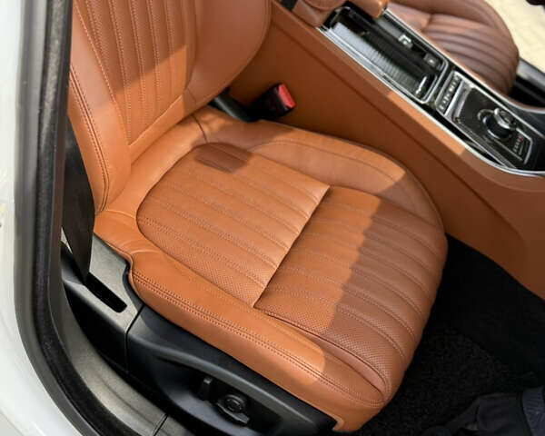 Белый Ягуар ХФ, объемом двигателя 2.99 л и пробегом 97 тыс. км за 29800 $, фото 16 на Automoto.ua