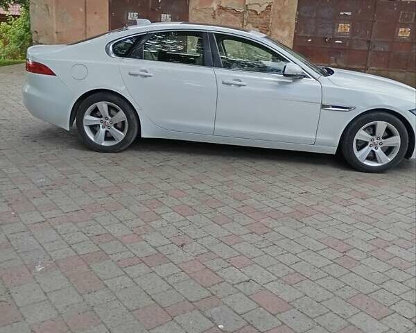 Білий Ягуар ХФ, об'ємом двигуна 2 л та пробігом 30 тис. км за 20000 $, фото 2 на Automoto.ua