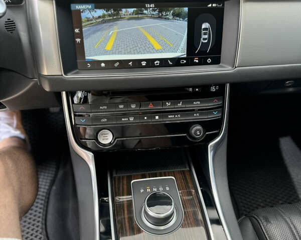 Белый Ягуар ХФ, объемом двигателя 2.99 л и пробегом 150 тыс. км за 32999 $, фото 26 на Automoto.ua