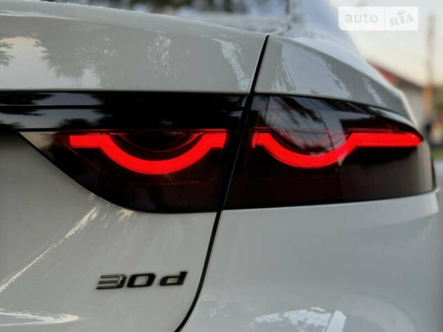 Белый Ягуар ХФ, объемом двигателя 2.99 л и пробегом 150 тыс. км за 32999 $, фото 9 на Automoto.ua