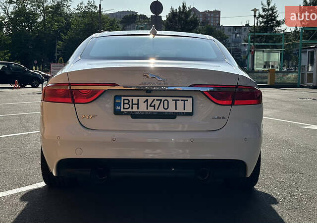 Белый Ягуар ХФ, объемом двигателя 3 л и пробегом 99 тыс. км за 16500 $, фото 6 на Automoto.ua