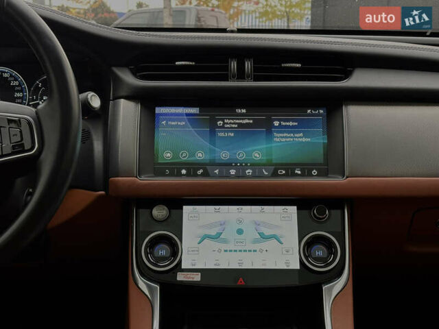 Белый Ягуар ХФ, объемом двигателя 2.99 л и пробегом 99 тыс. км за 28800 $, фото 22 на Automoto.ua